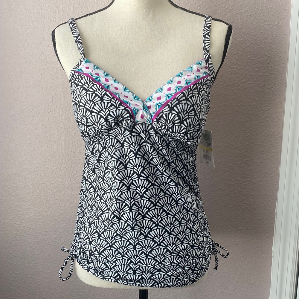 24th & Ocean Black and White Tankini stop